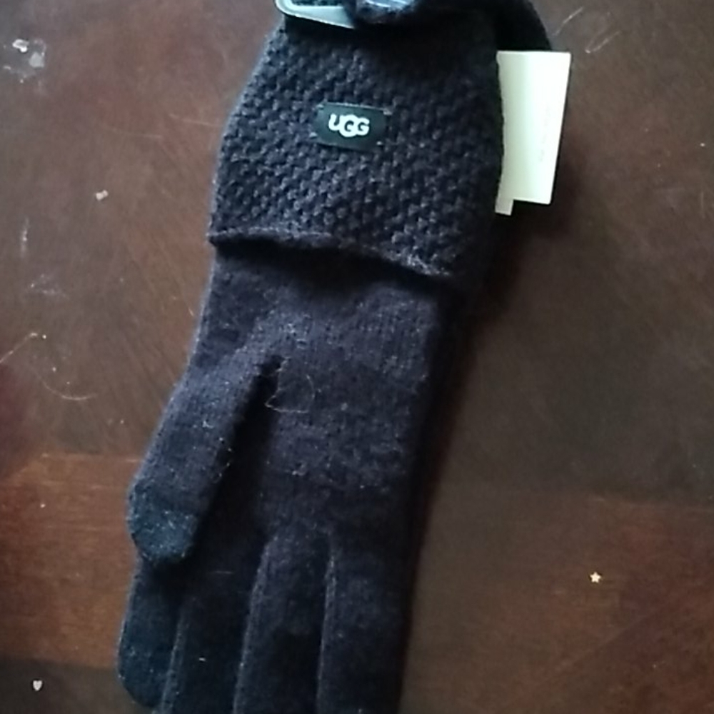 UGG black gloves